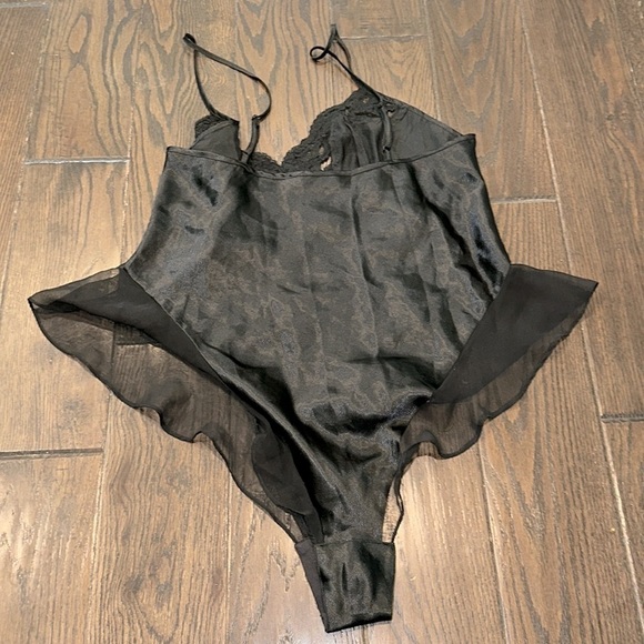 Victoria's Secret Black Lace Bodysuit lingerie size large - Picture 7 of 7